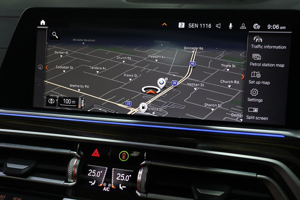 2021 BMW X6 G06 M50i SUV image 17