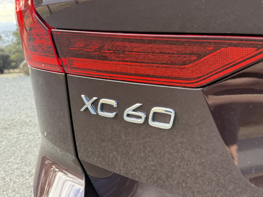 2025 MY26 Volvo XC60 UZ Plus T8 Plug-in Hybrid Dark SUV Image 12