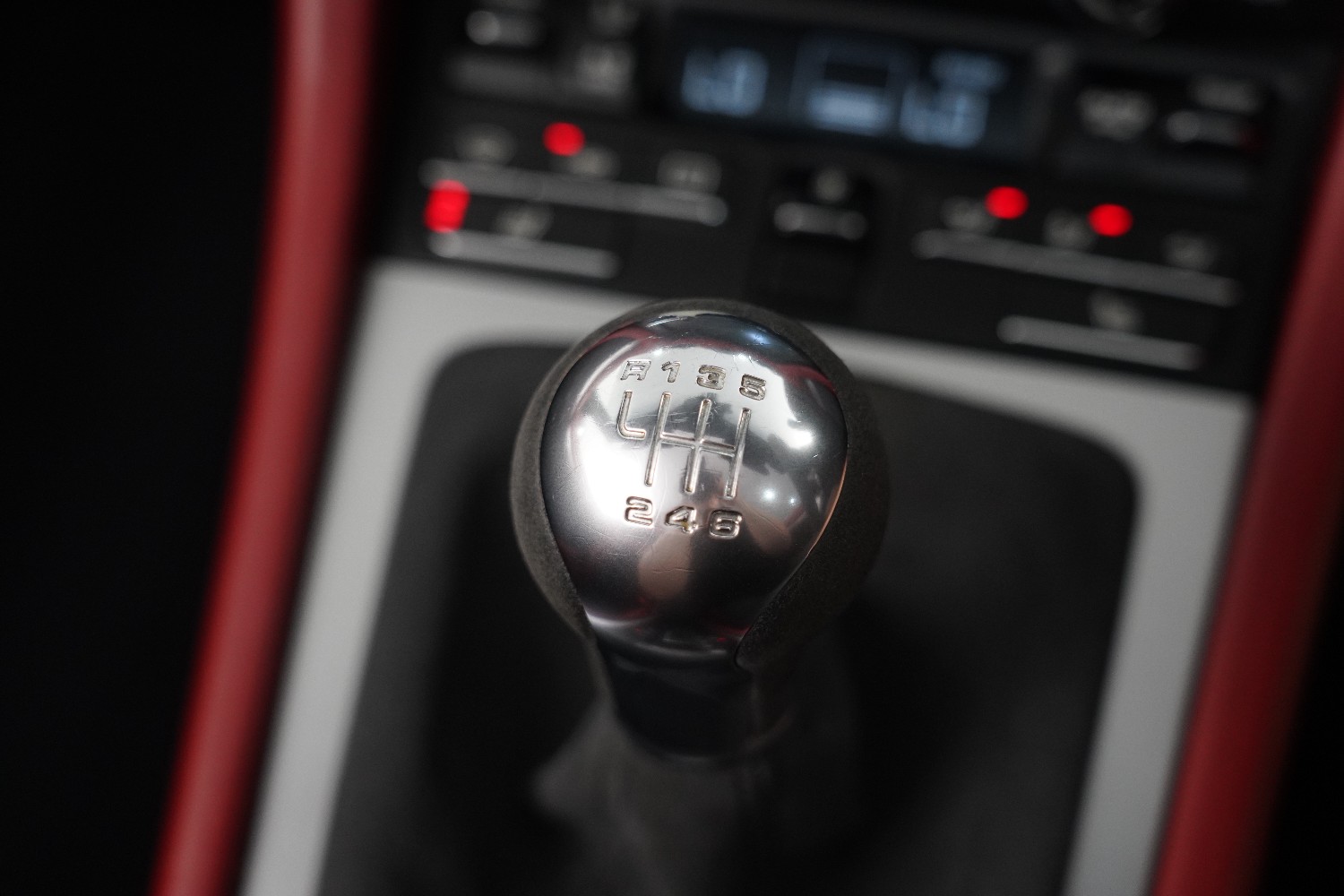 2016 Porsche Boxster Spyder Convertible Image 30