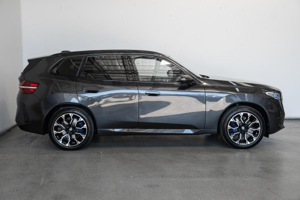 2026 BMW X3 G45 30e xDrive SUV image 3
