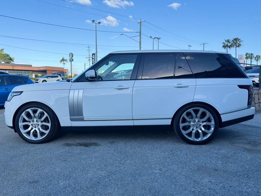 2014 MY14.5 Land Rover Range Rover L405 SDV8 Vogue SE SUV Image 11