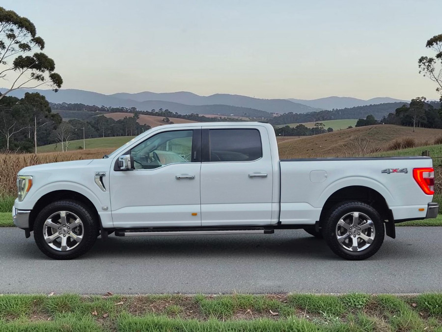 2023 Ford F-150  Lariat Dual Cab Image 4