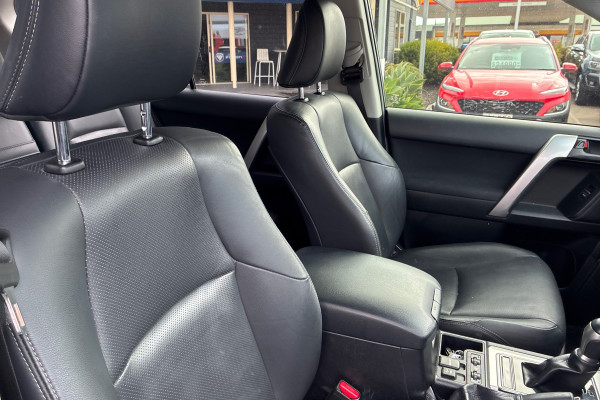2018 Toyota LandCruiser Prado GDJ150R GXL SUV Image 14