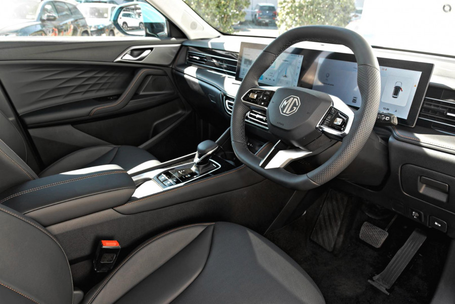 2025 MG HS AS33 Excite SUV Image 6