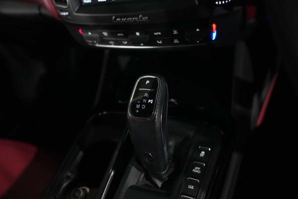 2020 Maserati Levante SUV image 17