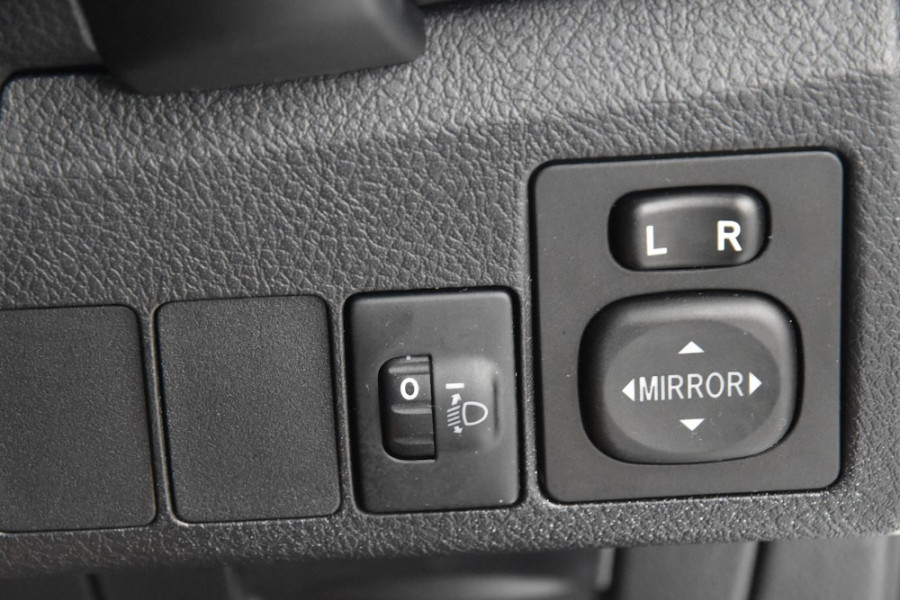 2016 Toyota Corolla ZRE182R Ascent Hatchback Image 19