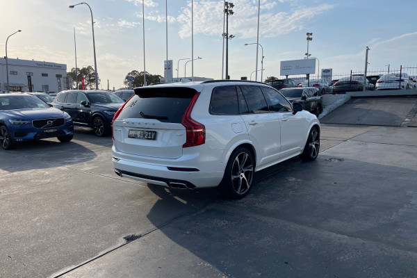 2021 Volvo XC90 L Series  Recharge Plug-In Hy Wagon Image 3