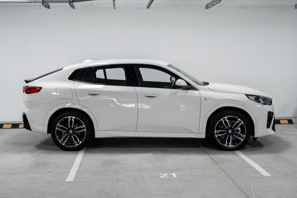 2024 BMW iX2 U10 xDrive30 M Sport SUV image 3