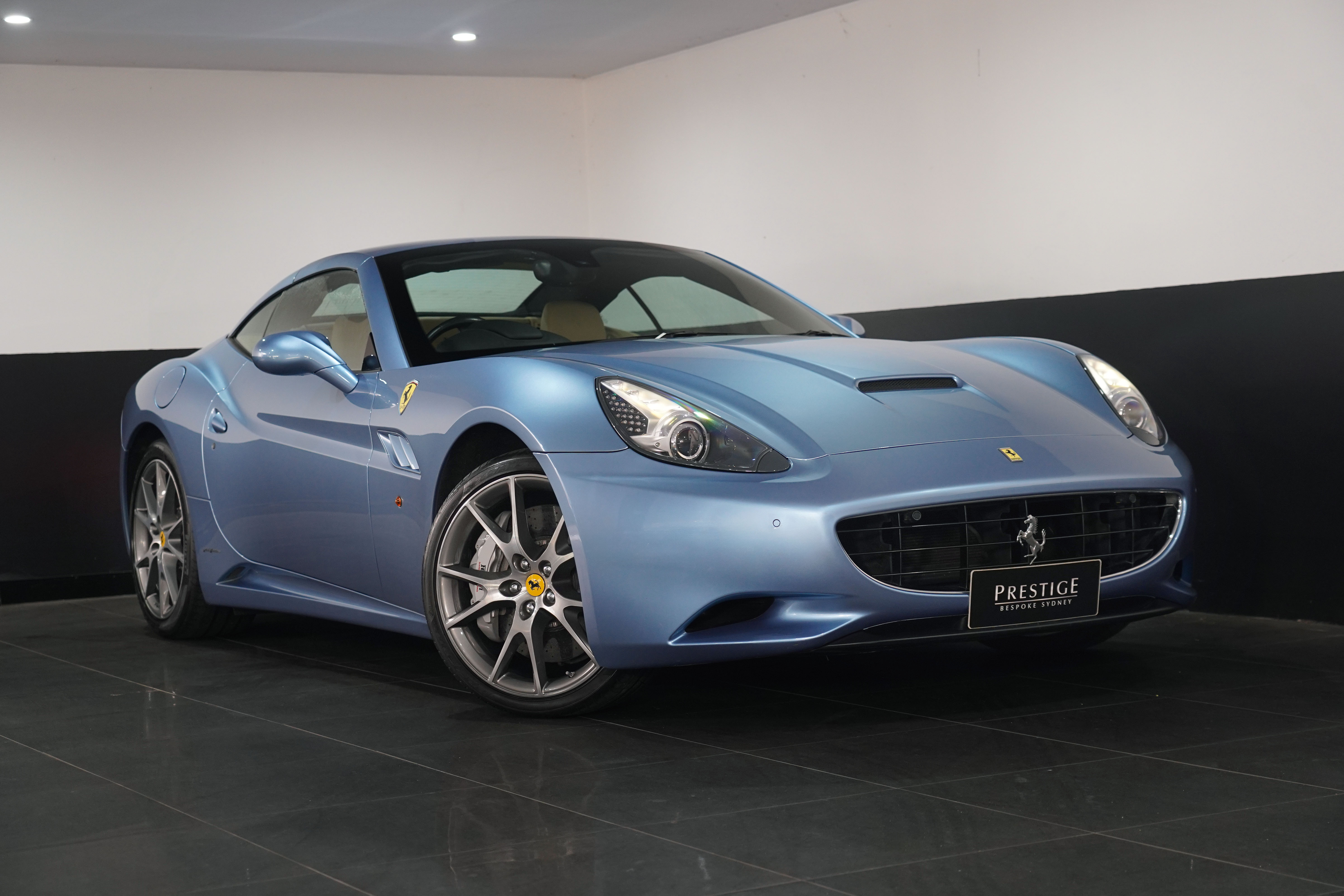 2011 Ferrari California Convertible Image 10
