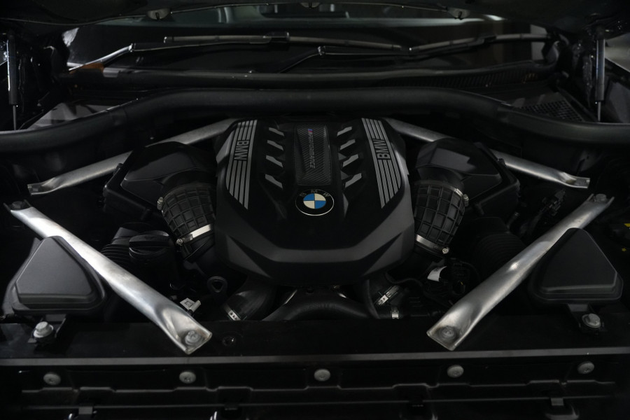 2021 BMW X7 M50i SUV Image 42