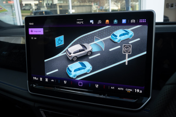 2025 Volkswagen Tiguan CT 195TSI R-Line SUV image 18