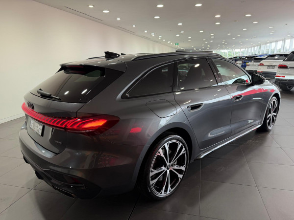 2025 Audi A5 B10  TFSI 200kW S line Wagon image 5
