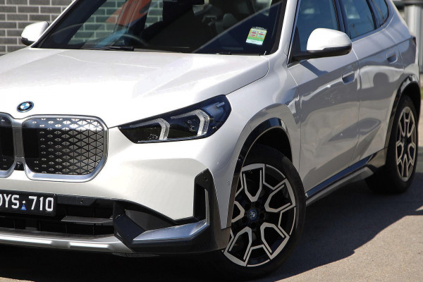 2025 BMW iX1 U11 xDrive30 M Sport SUV image 3