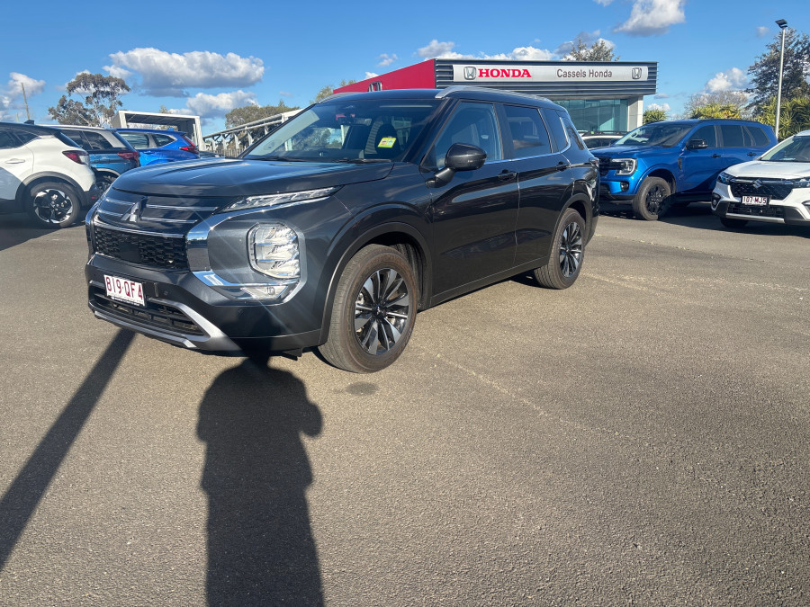 2025 Mitsubishi Outlander ZM LS SUV Image 4
