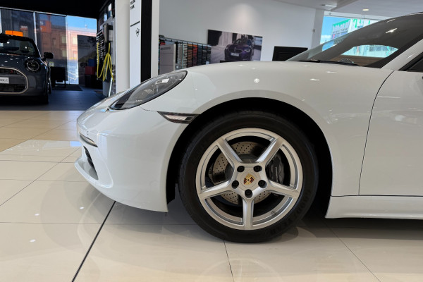 2016 MY17 Porsche 718 982  Convertible Image 5