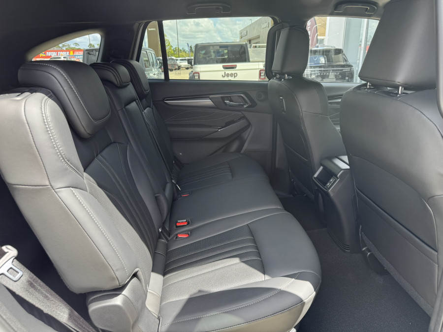 2026 Isuzu MU-X RJ LS-T SUV Image 10