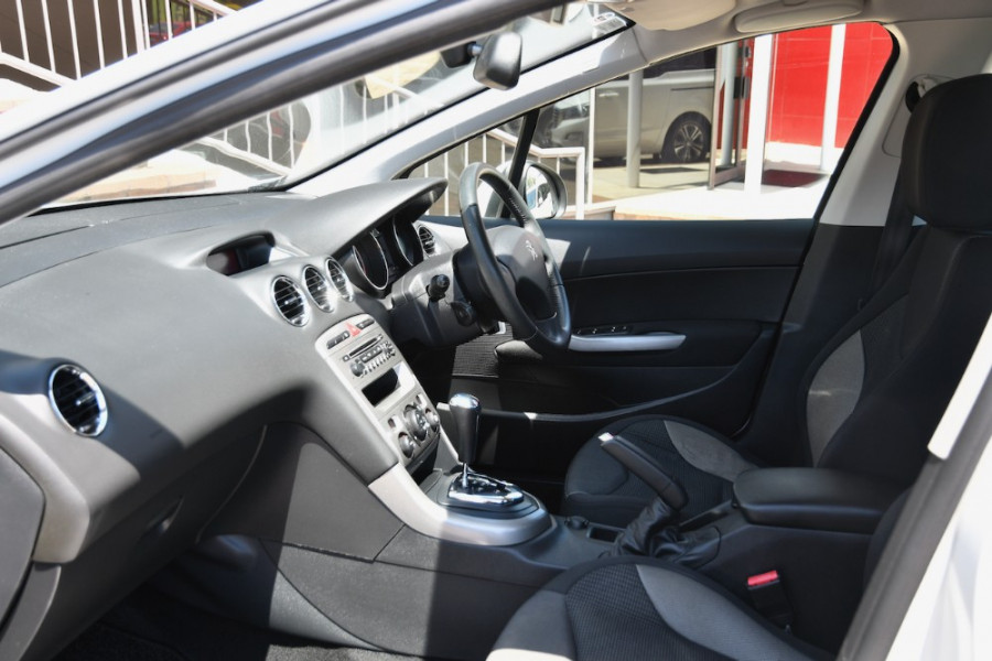 2011 MY12 Peugeot 308 T7 MY12 Active Hatchback Image 6