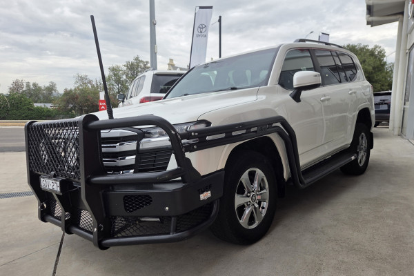 2024 Toyota LandCruiser FJA300R VX SUV Image 3