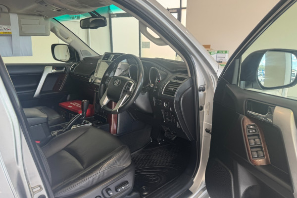 2014 Toyota LandCruiser Prado GDJ150R VX SUV Image 5