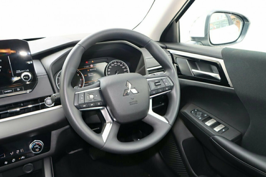 2024 Mitsubishi Outlander ZM ES SUV Image 17