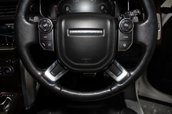 2018 Land Rover Range Rover SDV8 Vogue SE SUV Image 18