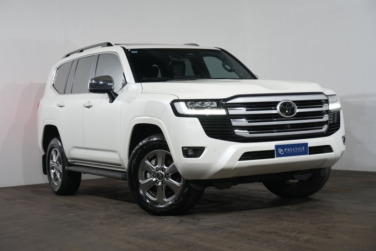 2025 Toyota LandCruiser Sahara SUV