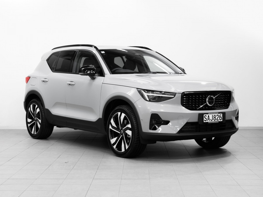 2026 Volvo XC40 XZ Ultra B4 Dark SUV Image 1