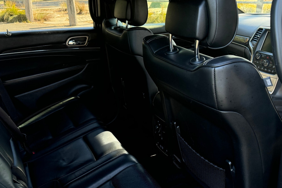 2017 Jeep Grand Cherokee WK Overland SUV Image 16