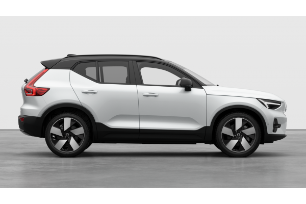 2026 Volvo EX40  Ultra Twin Motor Performance SUV Image 5