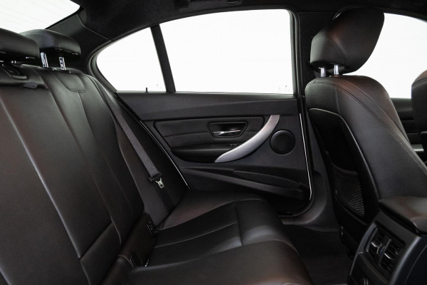 2015 BMW 3 Series F30 316i Sport Line Sedan image 10