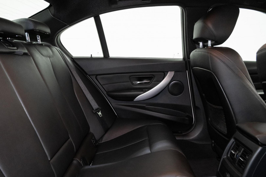 2015 BMW 3 Series F30 316i Sport Line Sedan
