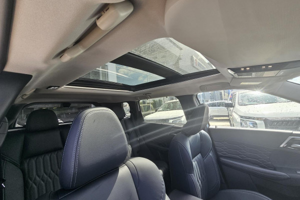 2025 Mitsubishi Outlander ZM Exceed SUV Image 17