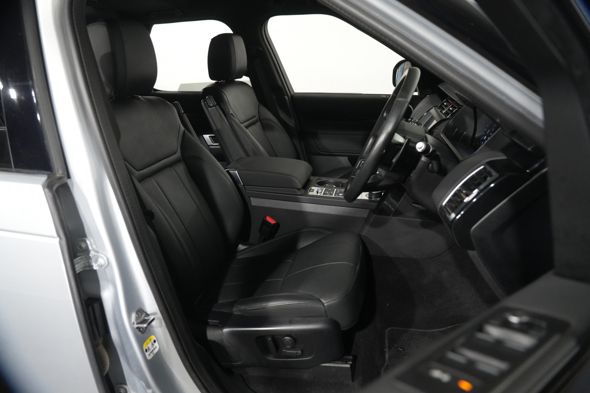 2020 Land Rover Discovery Series 5 Sd6 S SUV