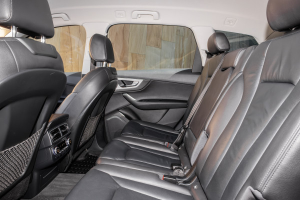 2017 Audi Q7 4M TDI SUV image 9