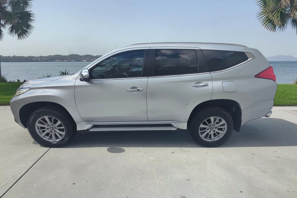 2019 Mitsubishi Pajero Sport QE GLX SUV Image 4