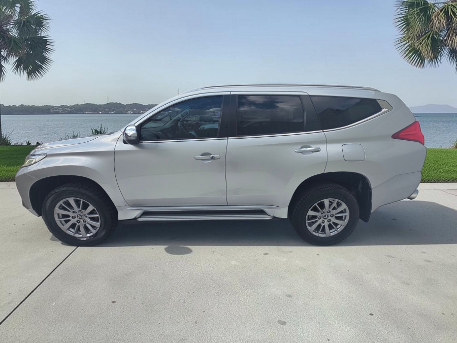 2019 Mitsubishi Pajero Sport QE GLX SUV Image 4