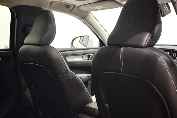 2025 Volvo XC40 XZ Plus B4 SUV Image 50