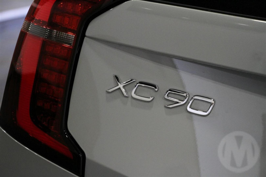 2026 Volvo XC90 L Series Ultra B5 Dark SUV Image 16