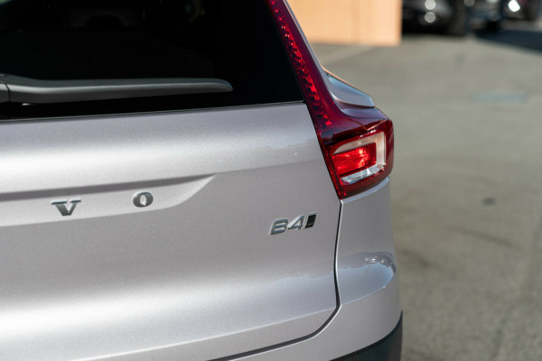 2026 Volvo XC40 XZ Ultra B4 Bright SUV Image 21
