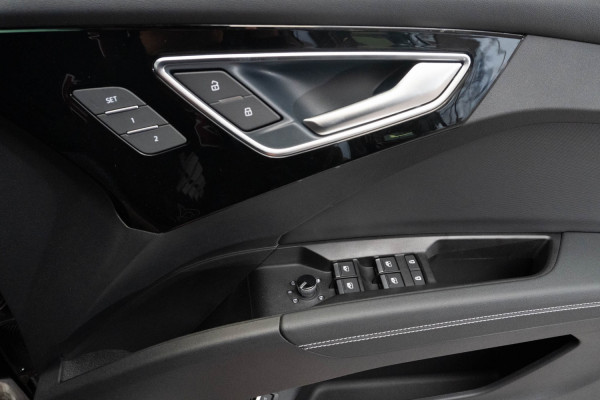 2025 MY24 Audi Q4 e-tron F4 55 SUV image 19