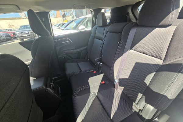 2026 Mitsubishi Outlander ZM ES SUV Image 7