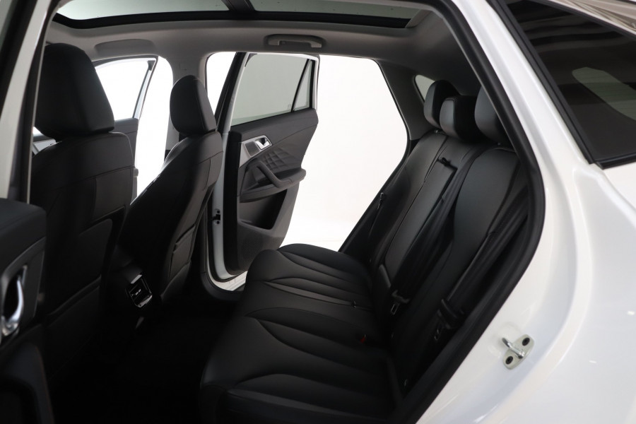 2026 MG HS Super Hybrid Essence SUV Image 8
