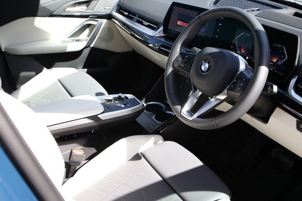 2025 BMW X1 U11 sDrive18i SUV image 6