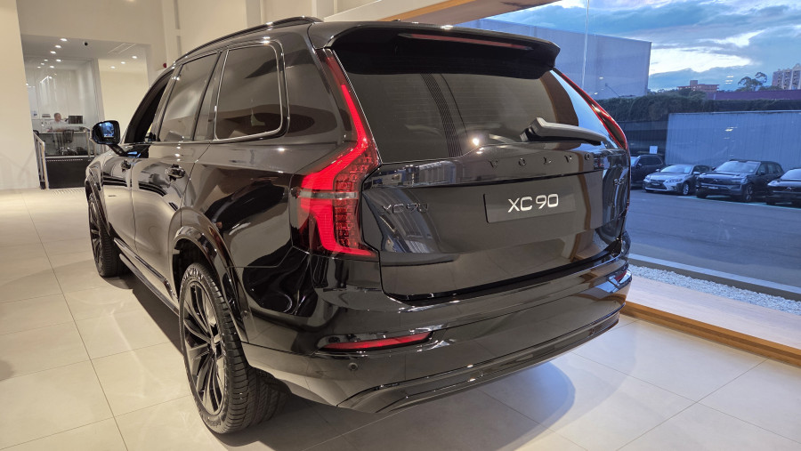 2026 Volvo XC90 L Series  Black Edition SUV Image 5