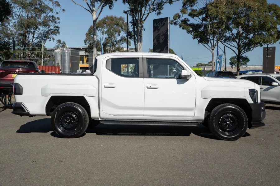 2025 MY26 Kia Tasman TK S Cab Chassis Image 3