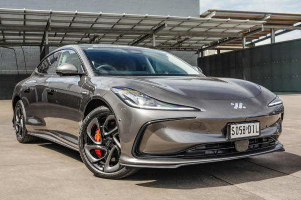 2025 MG IM5 P12L Performance Hatch