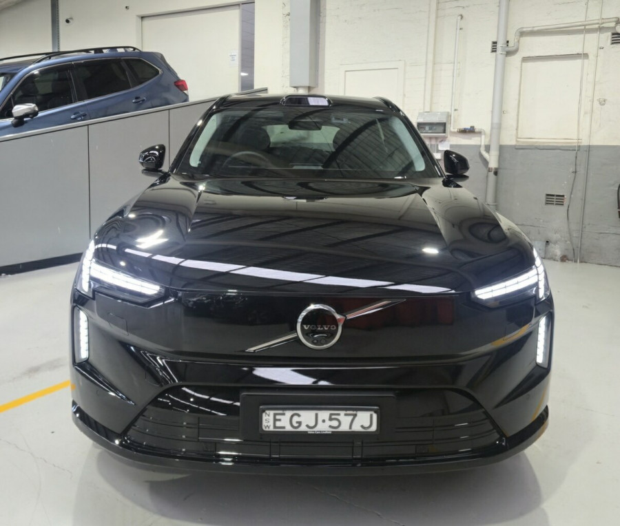 2025 Volvo EX90  Plus Twin Motor SUV Image 3
