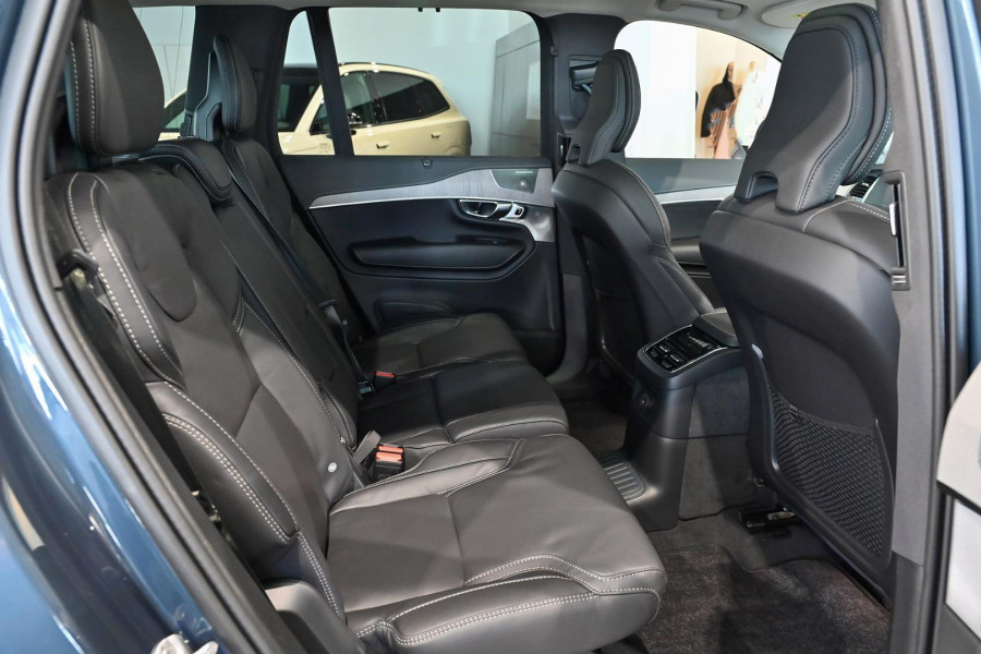 2024 MY25 Volvo XC90  Ultra T8 Plug-In Hybrid SUV Image 8
