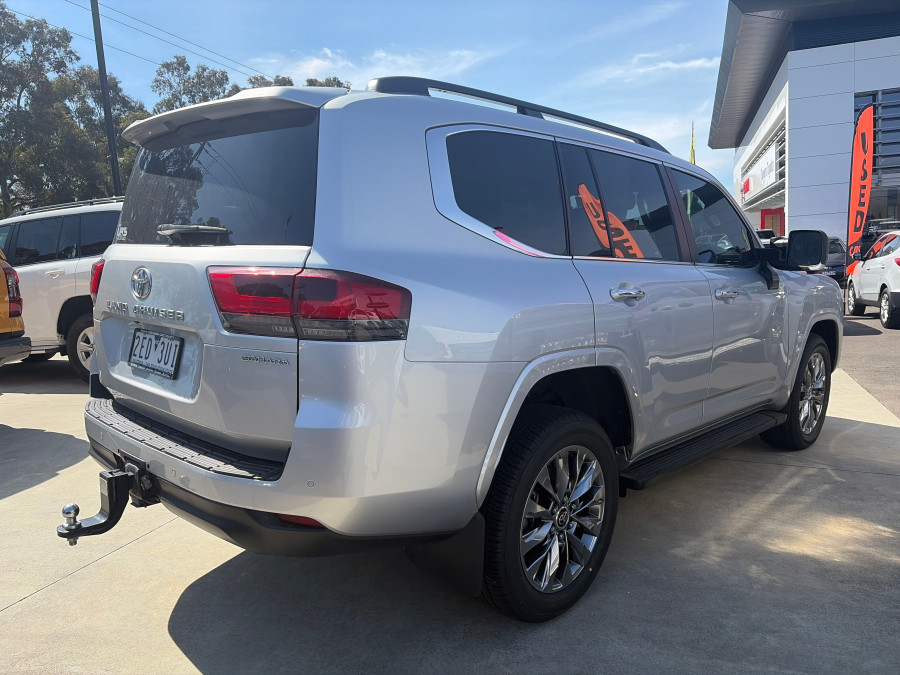 2022 MY24 Toyota LandCruiser FJA300R Sahara SUV Image 2