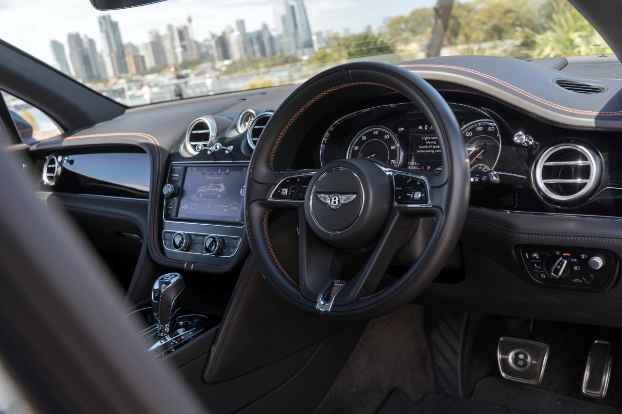 2020 Bentley Bentayga V8 SUV Image 8
